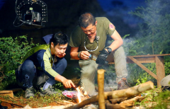 《我们的法则》黄子韬砍伤手指 吴奇隆被牛粪袭 《我们的法则》黄子韬砍伤手指 吴奇隆被牛粪袭