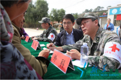 杨波：“柳叶刀”的深情